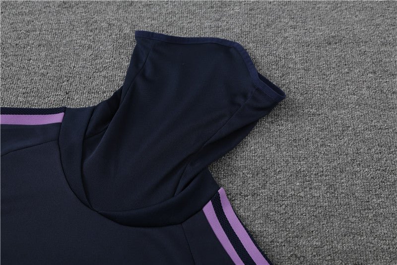 Special Edition Tracksuit Kit - Detail