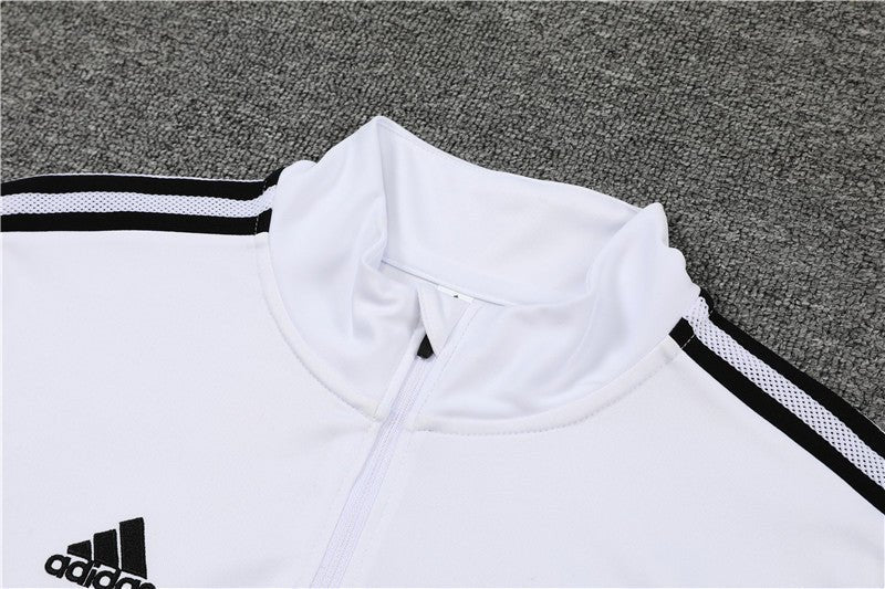 Special Edition Tracksuit Kit - Detail