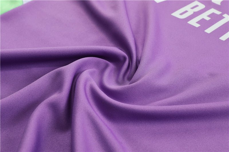 Special Edition Tracksuit Kit - Detail