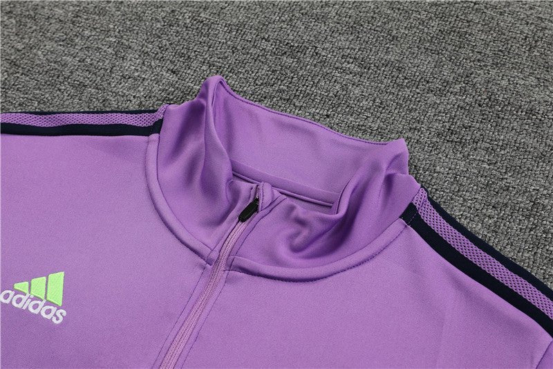 Special Edition Tracksuit Kit - Detail