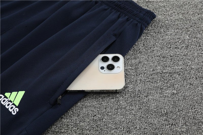 Special Edition Tracksuit Kit - Detail