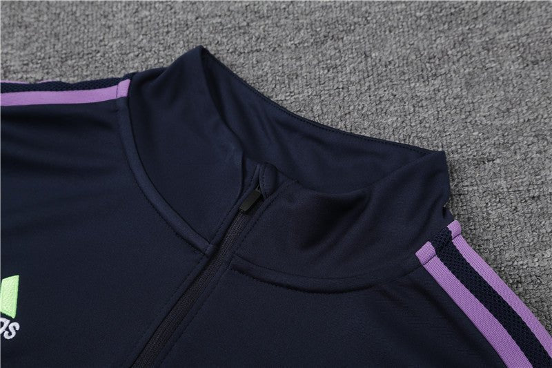 Special Edition Tracksuit Kit - Detail