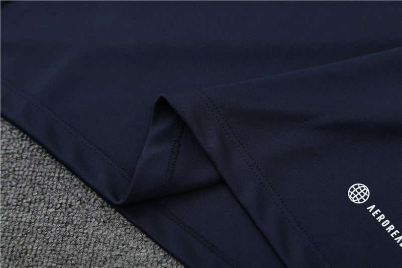 Special Edition Tracksuit Kit - Detail