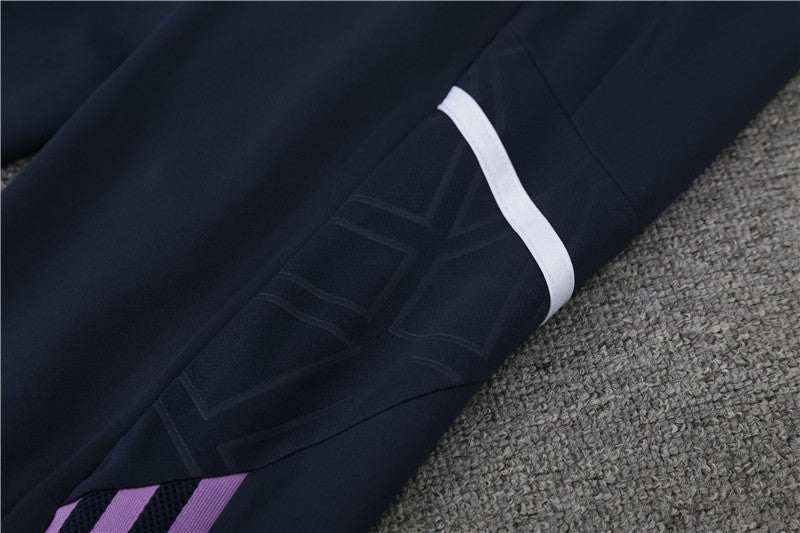 Special Edition Tracksuit Kit - Detail
