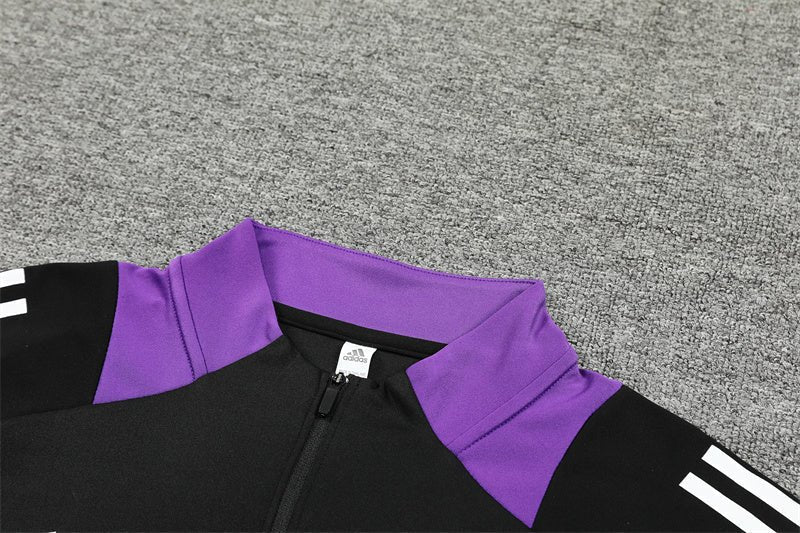 Special Edition Tracksuit Kit - Detail