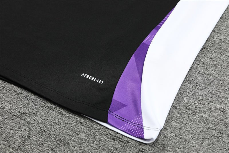 Special Edition Tracksuit Kit - Detail