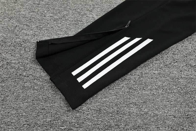 Special Edition Tracksuit Kit - Detail
