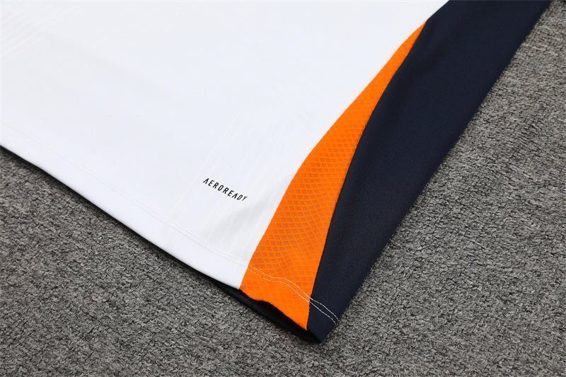 Special Edition Tracksuit Kit - Detail