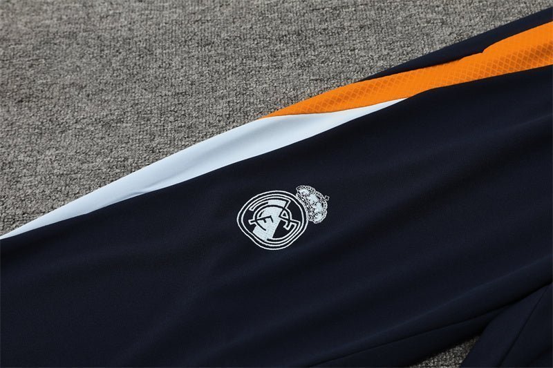 Special Edition Tracksuit Kit - Detail