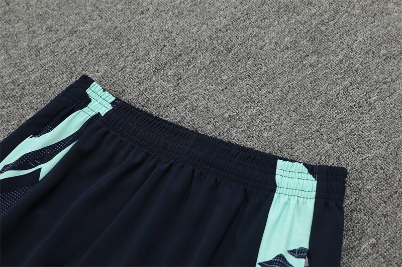 Special Edition Tracksuit Kit - Detail