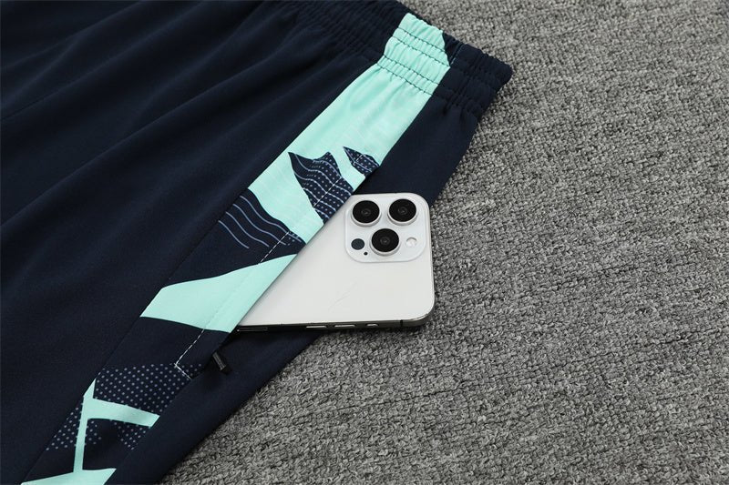 Special Edition Tracksuit Kit - Detail