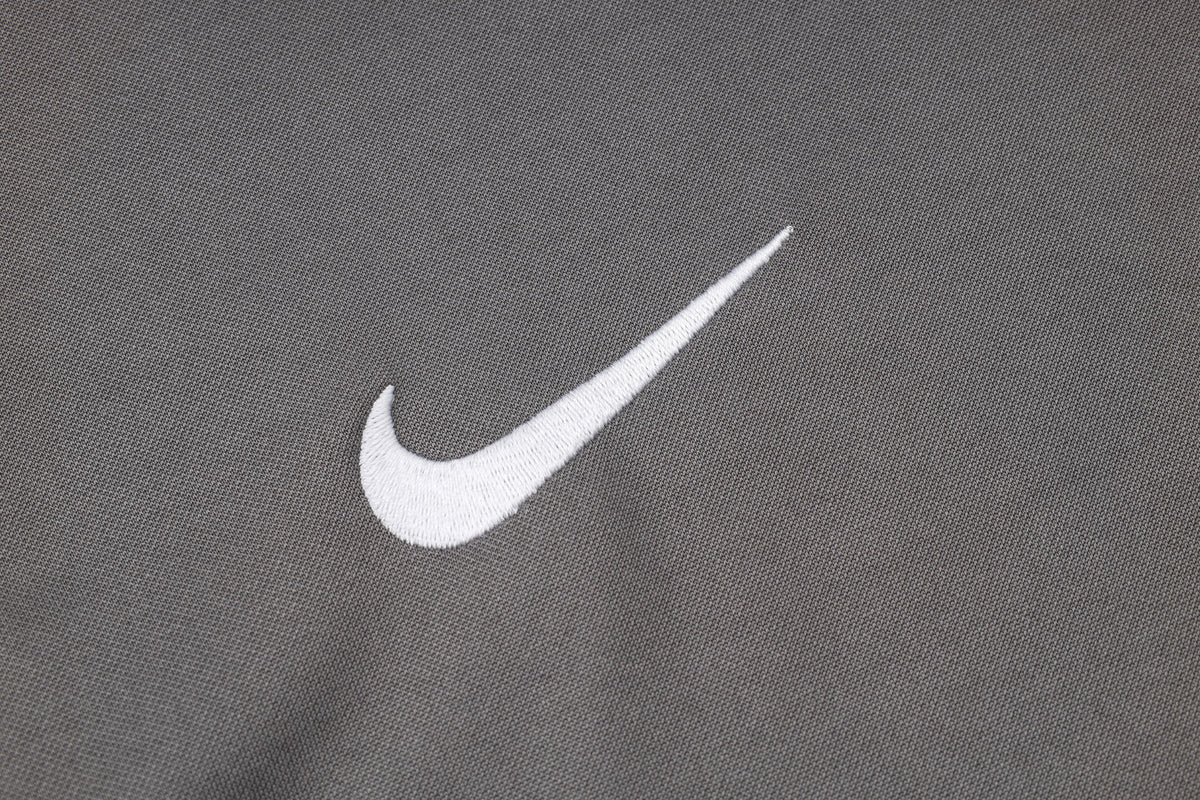 Tracksuit Kit - Detail