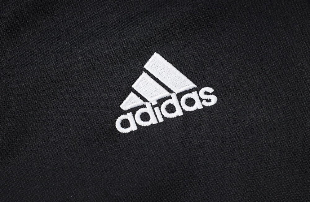 Tracksuit Kit - Detail