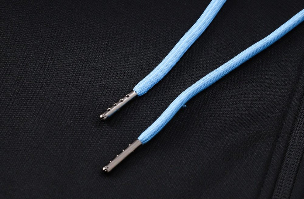 Tracksuit Kit - Detail