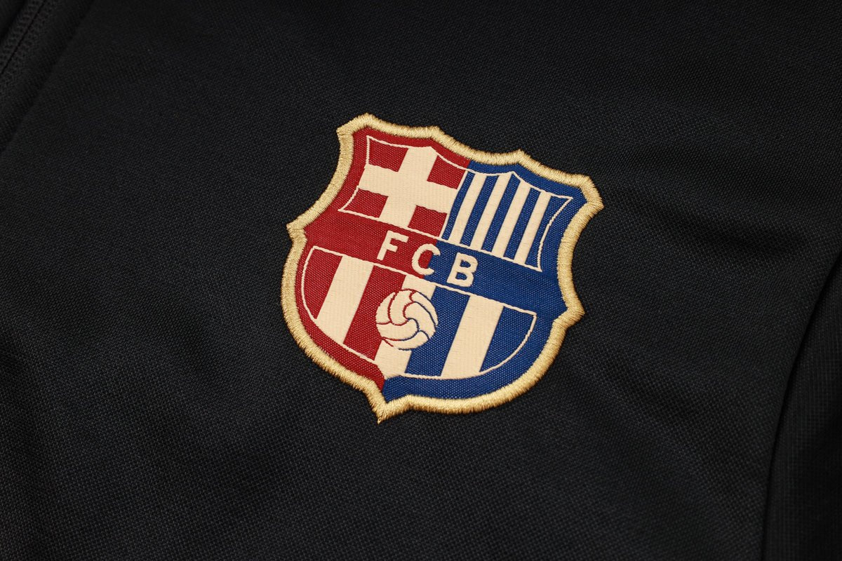 Tracksuit Kit - Detail