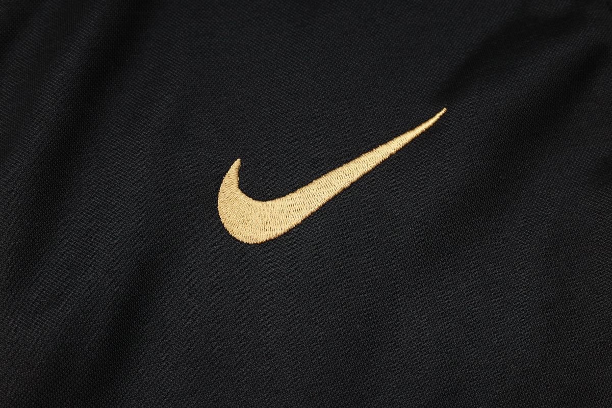 Tracksuit Kit - Detail