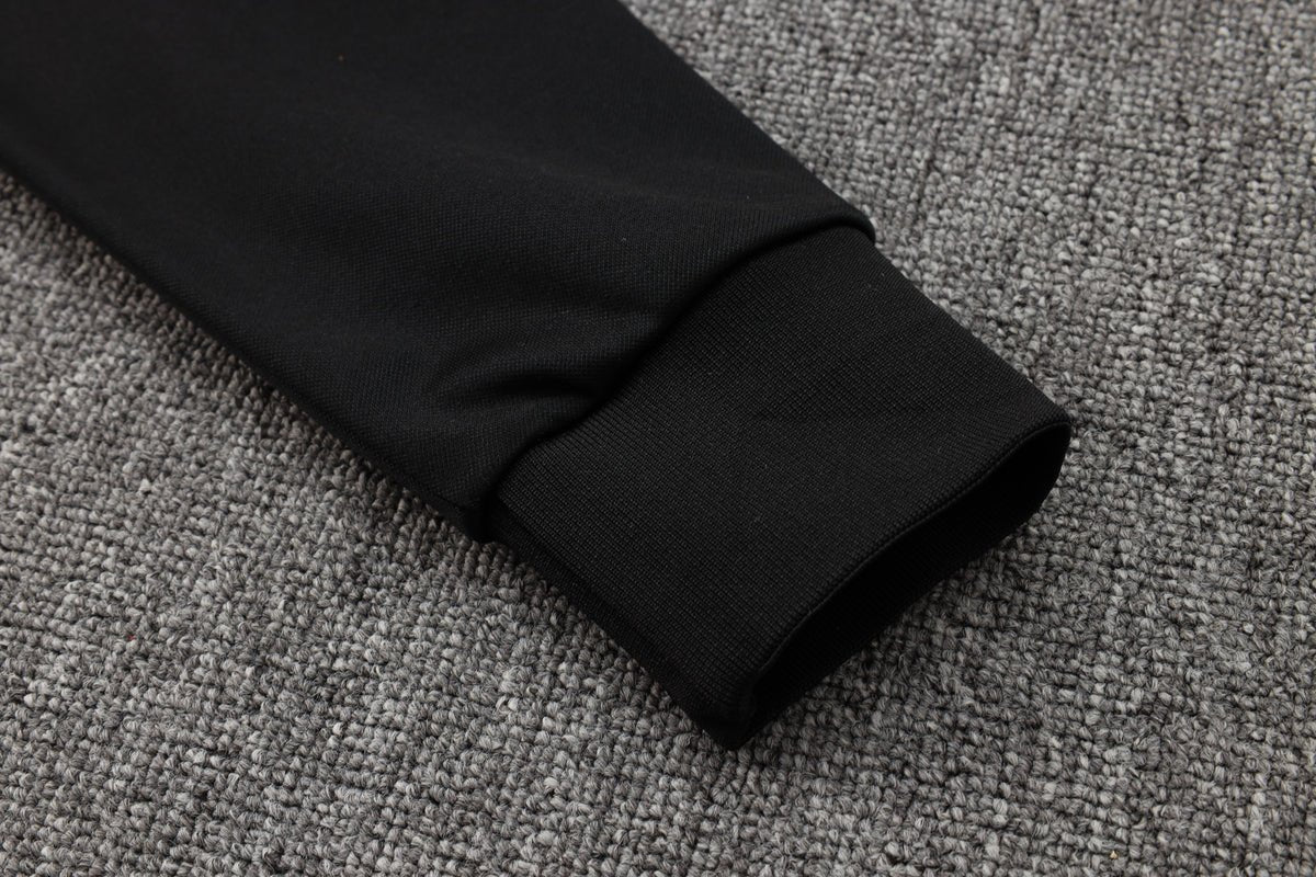 Tracksuit Kit - Detail