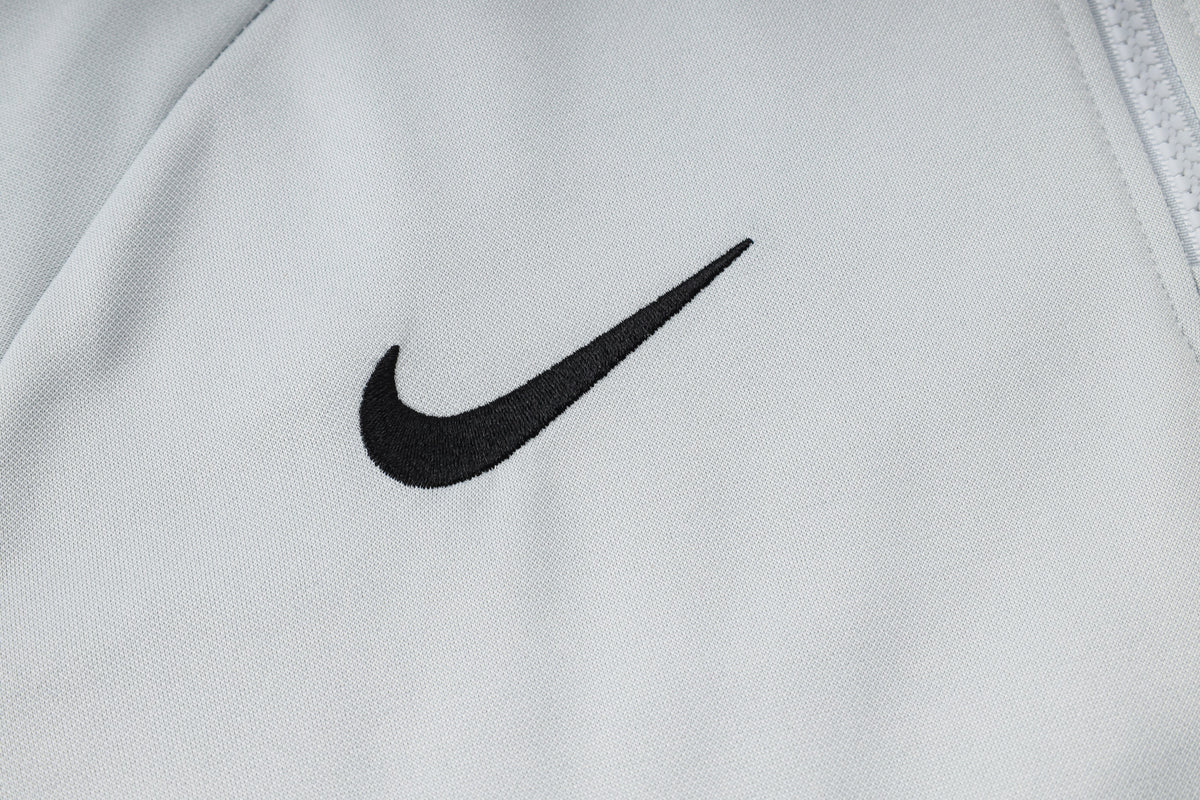 Tracksuit Kit - Detail