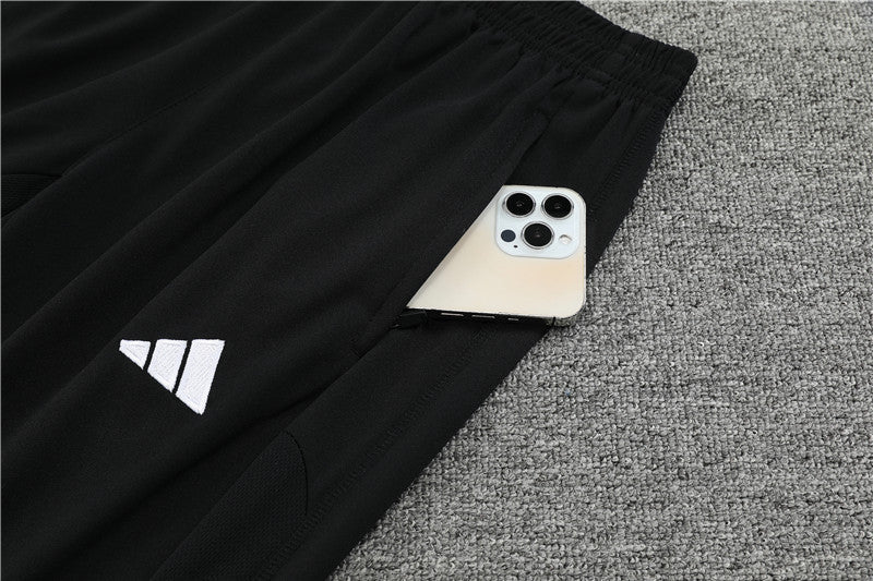 Special Edition Tracksuit Kit - Detail
