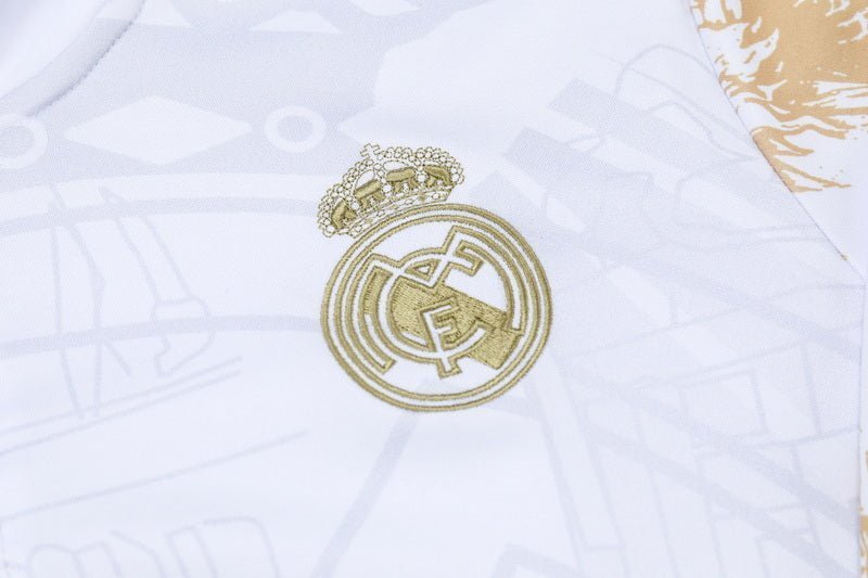 Special Edition Tracksuit Kit - Detail