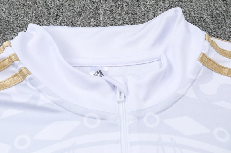 Special Edition Tracksuit Kit - Detail