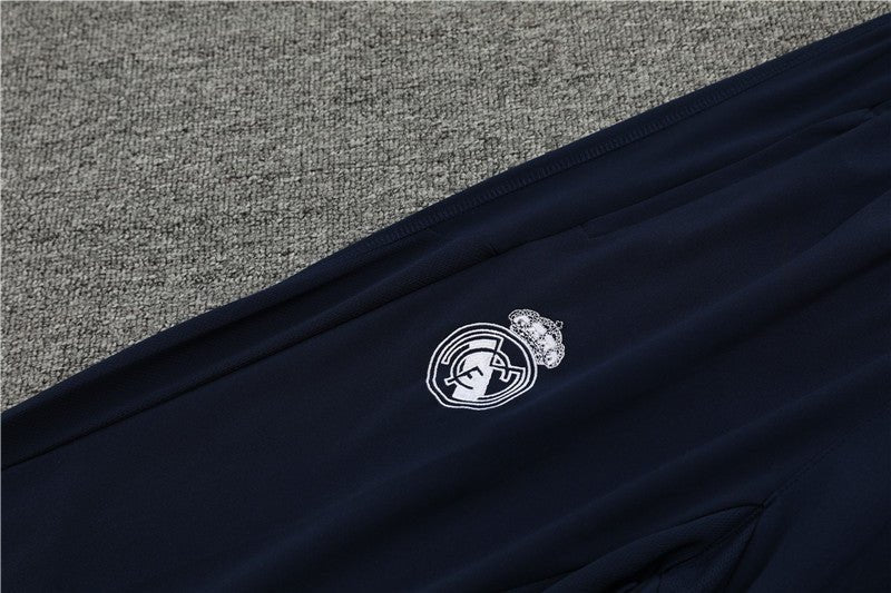 Special Edition Tracksuit Kit - Detail