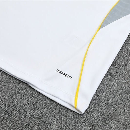 Home 25/26 Tracksuit Kit - Detail