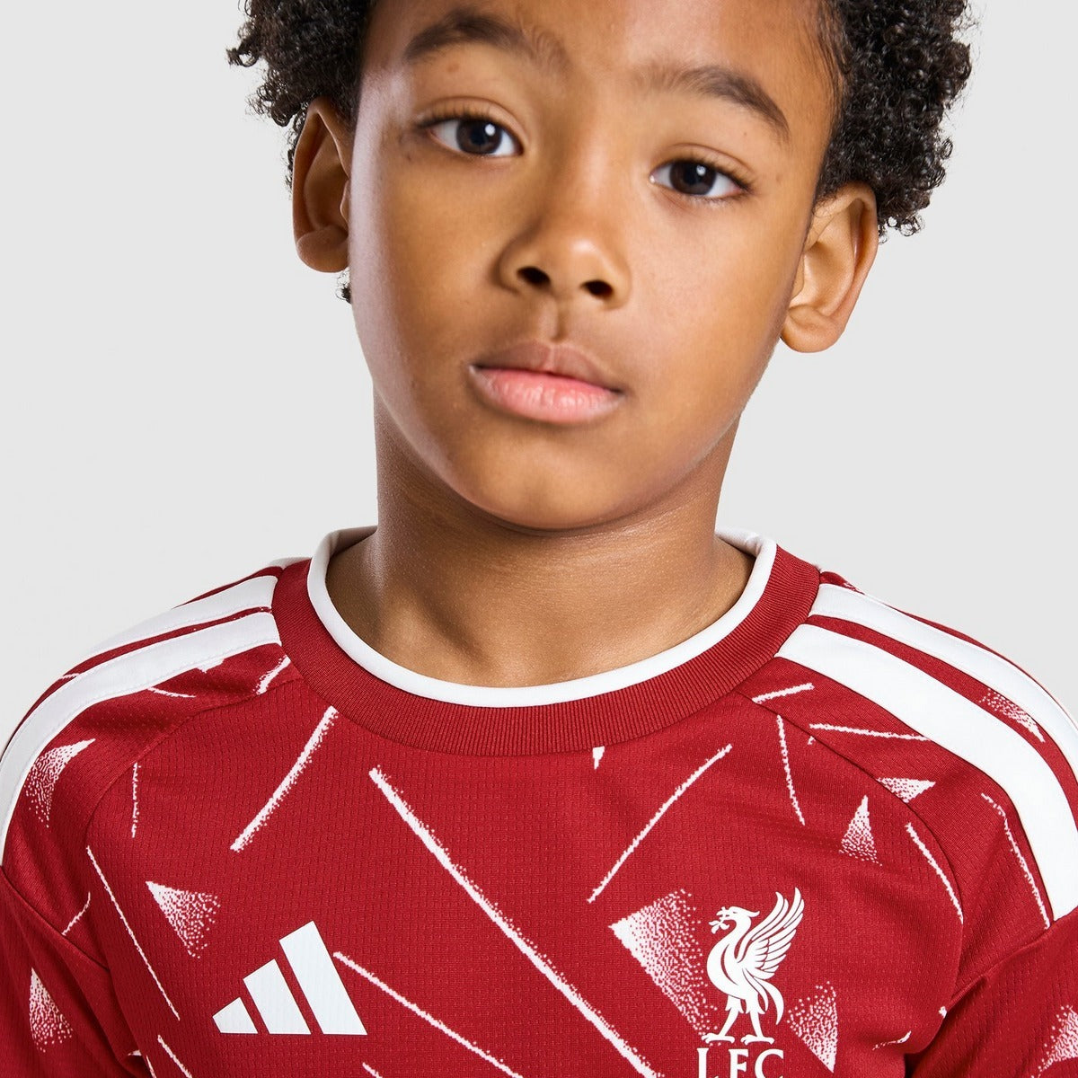 Home 26/27 Kids Shirt Kit - Modeled