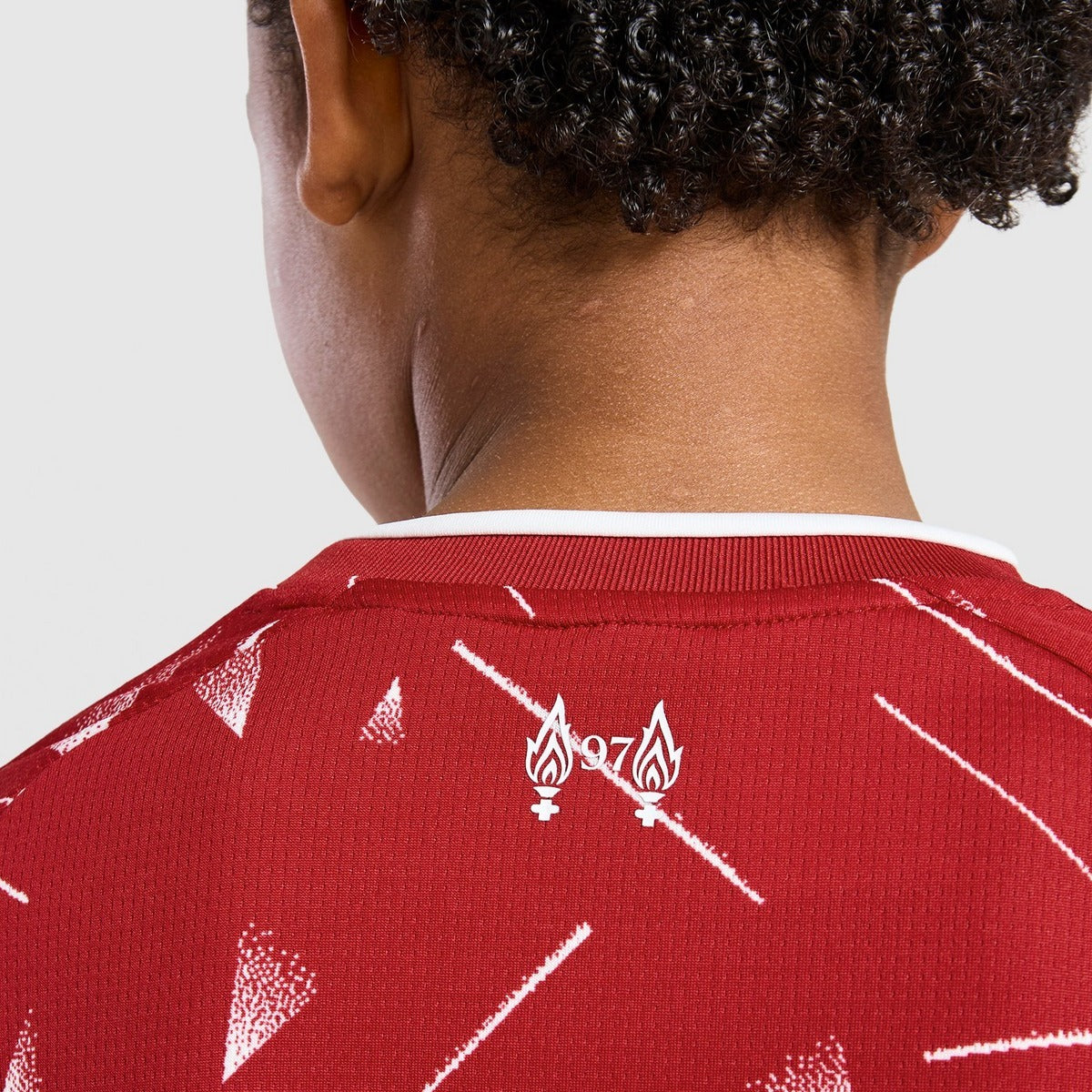 Home 26/27 Kids Shirt Kit - Modeled