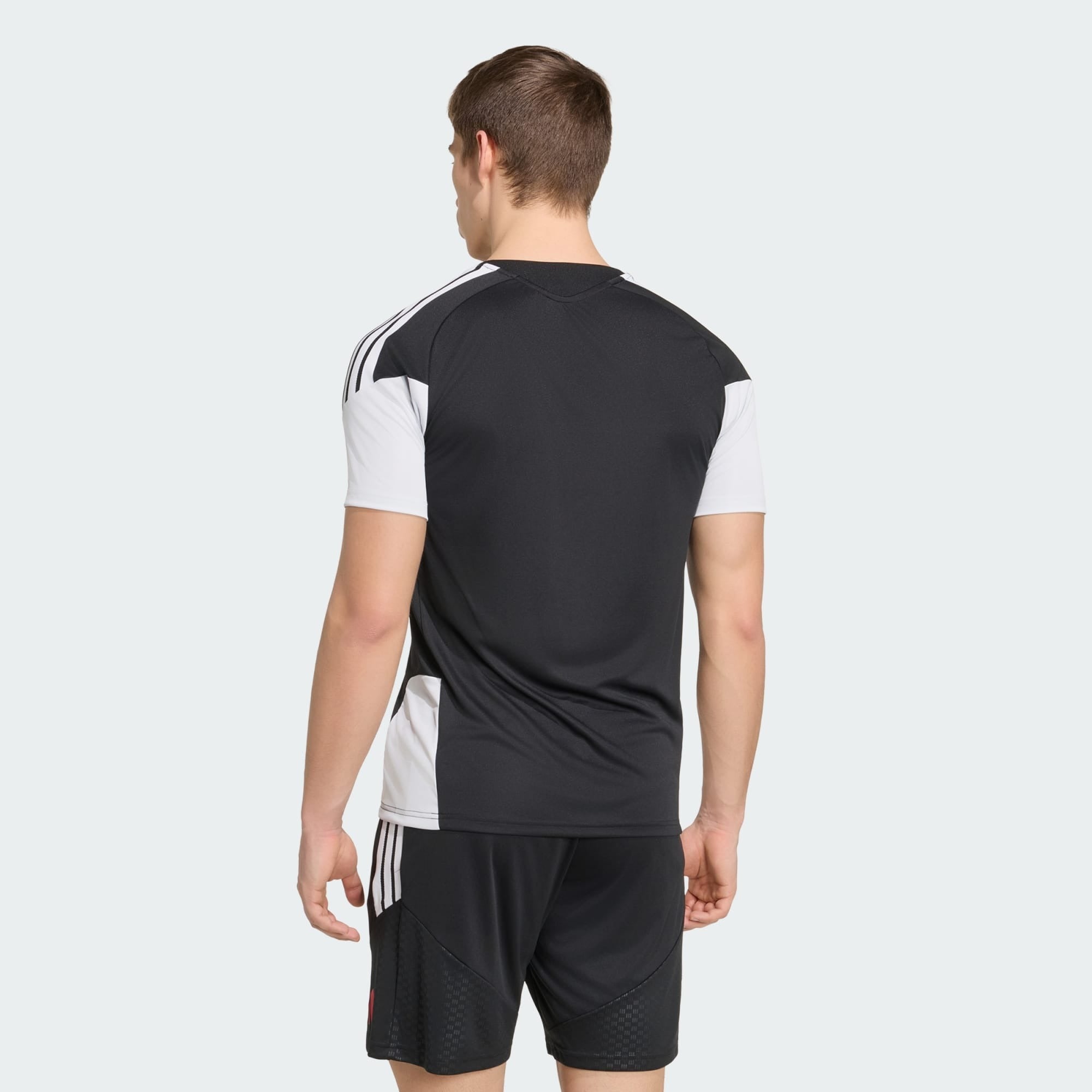 Training 26/27 Men’s Shirt - Modeled